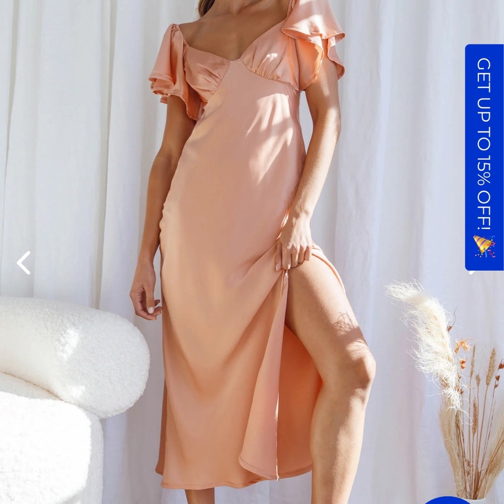 Selfie Leslie dress. Runs small in chest area, below C cup